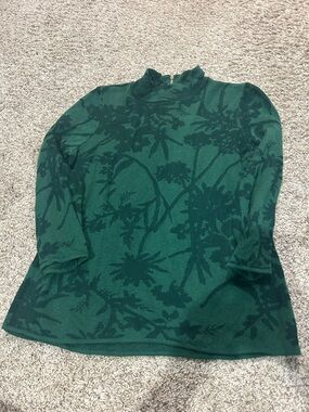 Chico’s Green Floral Mock-Neck Women's Top